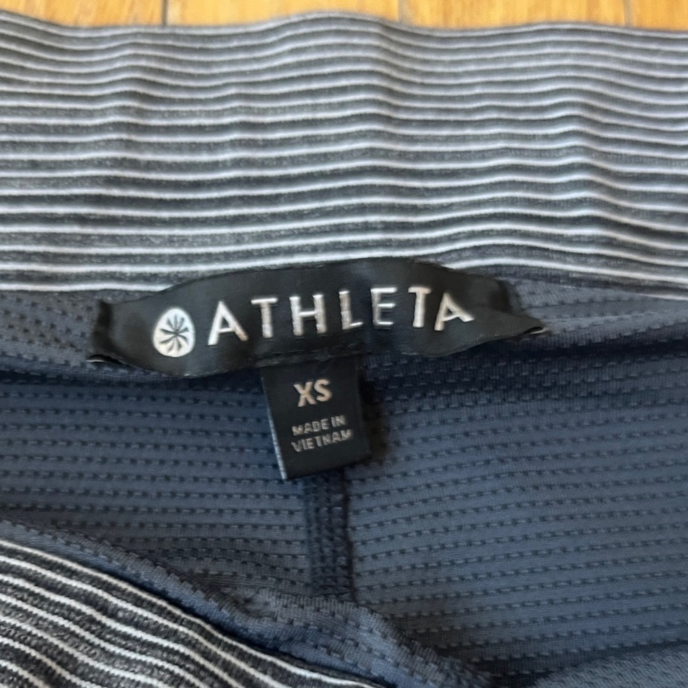 Athleta Grey and White Striped Skort - Picture 3 of 6